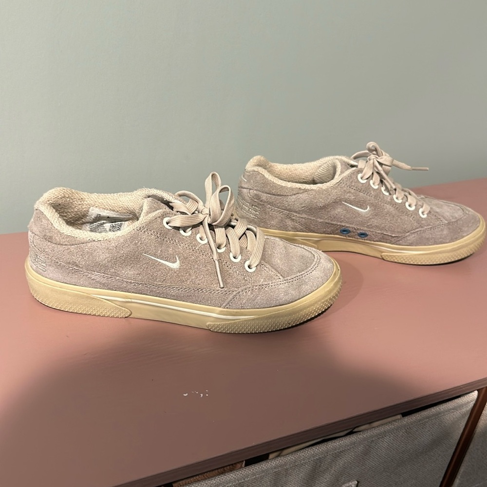 Nike sneakers size 7.5